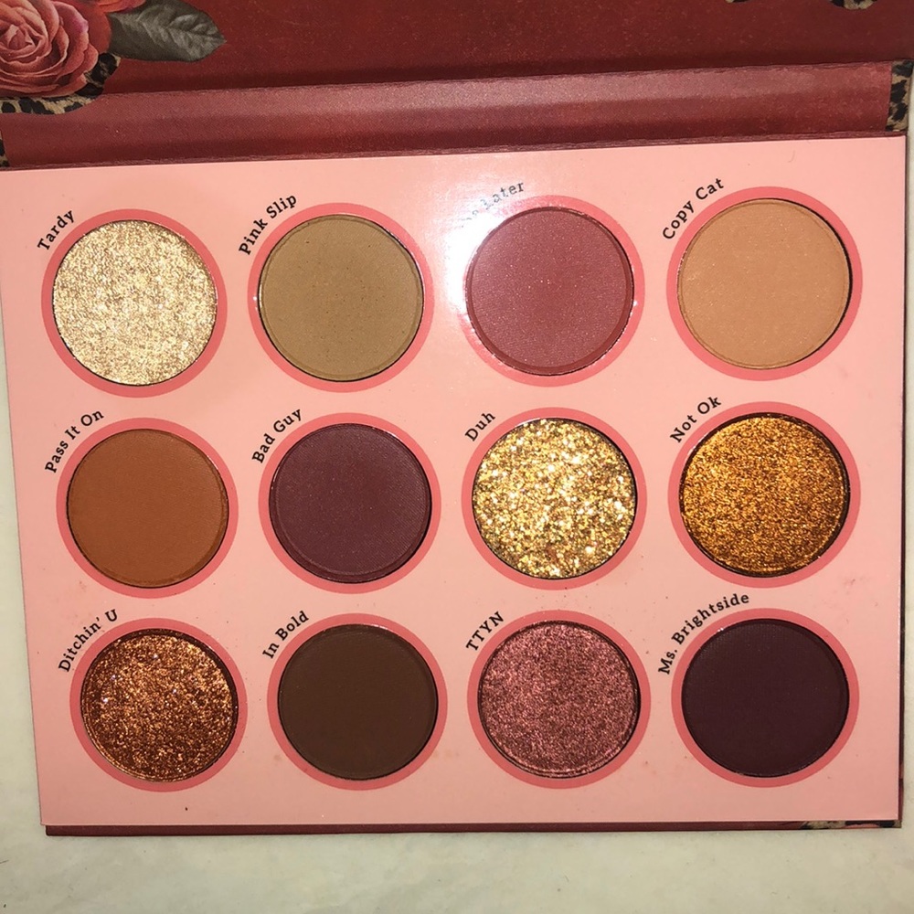 eye shadow pallet